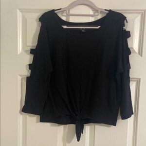 🧡 Women’s tie-front cutout arms top